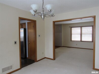 1218 Emerald Woods Ct, Davenport, IA 52806 - photo 4