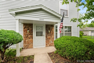 1332 S Glen Cir unit C, Aurora, IL 60506 - photo 2