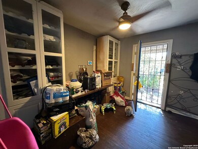 2721 W Mistletoe Ave, San Antonio, TX 78228 - photo 4