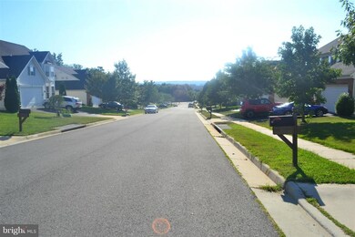 42078 Cherish Ct, Aldie, VA 20105 - photo 2