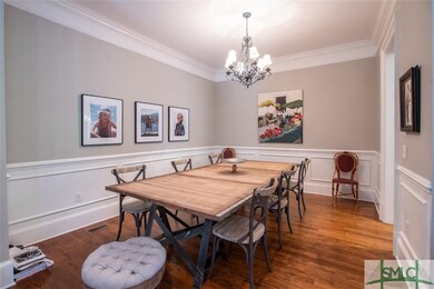 Dining room off the Kitchen and Family Room, wains