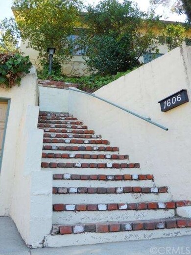 STEPS TO THE HOUSE