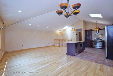 99 Cotter Ave, Staten Island, NY 10306 - photo 7
