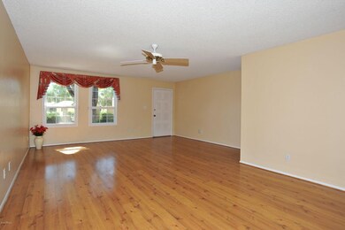 Living Room Vu 8343