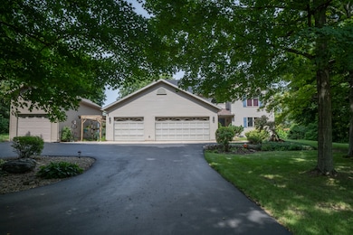 37322 Comanche Dr, Saybrook, IL 61770 - photo 2