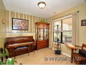 53 Lynwood Cir, Asheville, NC 28806 - photo 5