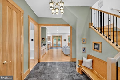 2136 Powhatan St, Falls Church, VA 22043 - photo 7