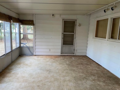 304 E Pickwick Dr, Syracuse, IN 46567 - photo 7