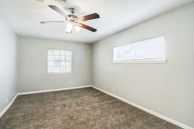 7617 S Hall St, Houston, TX 77028 - photo 5