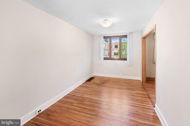 908 Poplar Ave, Glenolden, PA 19036 - photo 4