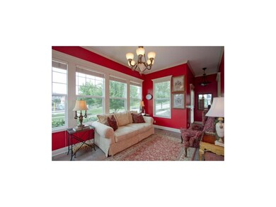 Great space off kitchen/dining room for office, ki