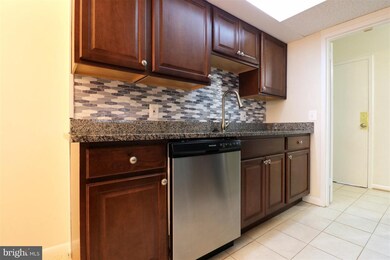 11654 Stoneview Square unit 11C, Reston, VA 20191 - photo 3