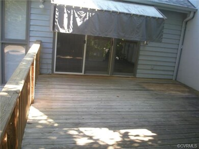 Second floor front deck that gives you the feeling