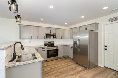 400 Elmwood Ct, Georgetown, OH 45121 - photo 5