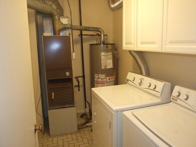 2710 Northampton Dr unit D1, Rolling Meadows, IL 60008 - photo 3