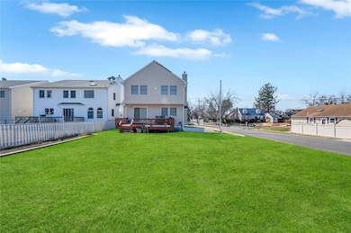 133 Wentworth Ave, Albertson, NY 11507 - photo 3