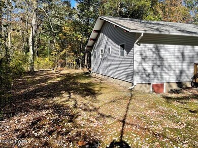 146 Kemadobi Cir W, Dingmans Ferry, PA 18328 - photo 5