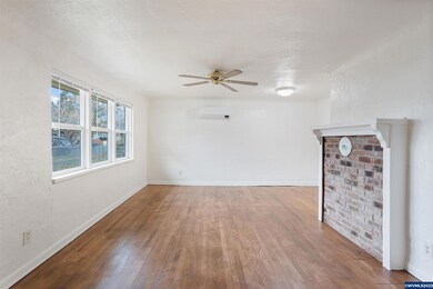 2070 Berry St SE, Salem, OR 97302 - photo 5