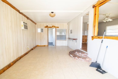 1025 2nd St SE, Fort Meade, FL 33841 - photo 2