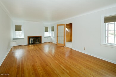 2224 Benjamin-201
