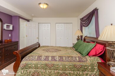 1st Floor MBR w/Double Closets