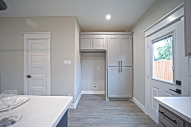 2413 Glen Ln unit C, Houston, TX 77088 - photo 7