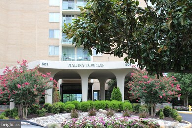 Marina Towers unit 513, Alexandria, VA 22314 - photo 2