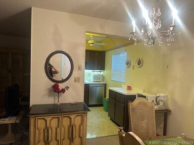 DININGROOM AREA OFF THE KITCHEN AND LIVINGROOM ARE