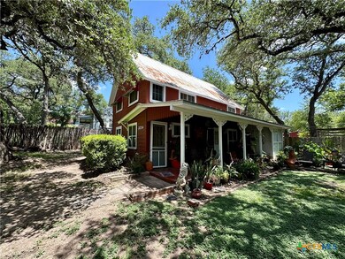 320 N Bishop St, San Marcos, TX 78666 - photo 2