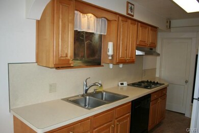 3020 W Greenleaf St, Allentown, PA 18104 - photo 7