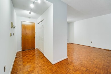 The Clermont Cove unit M9, Jersey City, NJ 07302 - photo 7