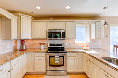 592 Ayers Farm Rd, Stowe, VT 05672 - photo 2