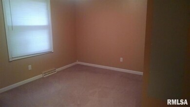 3315 W 43rd St, Davenport, IA 52806 - photo 7