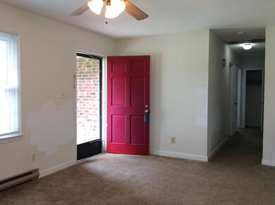 3869 Robin - Living 1