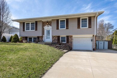 1879 Key Way Dr, Dubuque, IA 52002 - photo 2