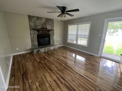 2530 Country Club Rd, Jacksonville, NC 28546 - photo 2