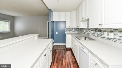 10604 Provincial Dr unit 103, Manassas, VA 20109 - photo 3