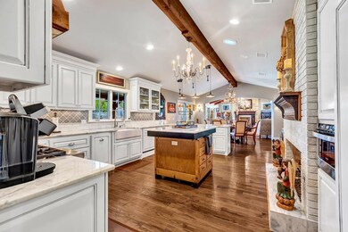 410 Cross Mountain Dr, Fredericksburg, TX 78624 - photo 7