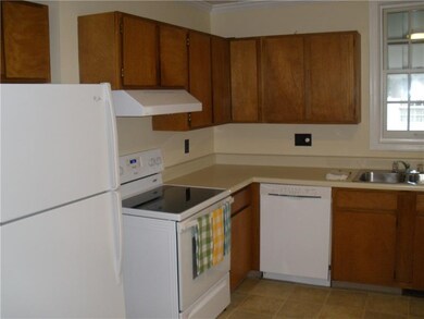 Nice counter space to prepare family dinners.