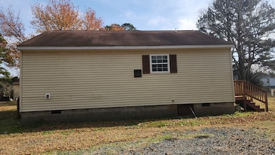 8174 Birdsnest Dr, Birdsnest, VA 23307 - photo 3