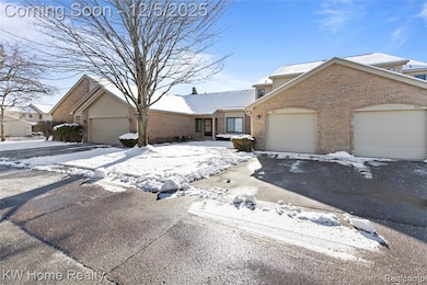 515 Tennyson unit 21, Rochester Hills, MI 48307 - photo 3