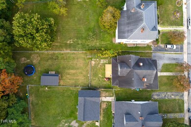 10-web-or-mls-407-college-st