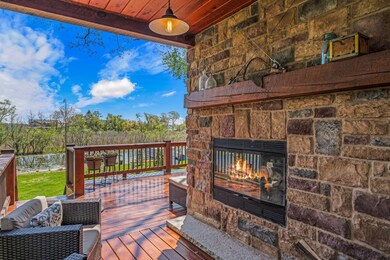 3024 Nagawicka Ave, Delafield - HDR-38