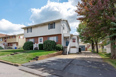 528 Samuels Ave, Hazleton, PA 18201 - photo 2