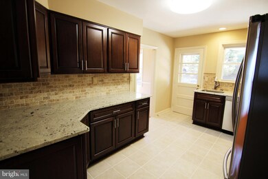 10 Roundridge Rd, Lutherville Timonium, MD 21093 - photo 3