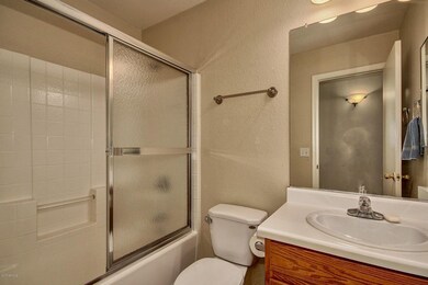 03 - Main Bathroom