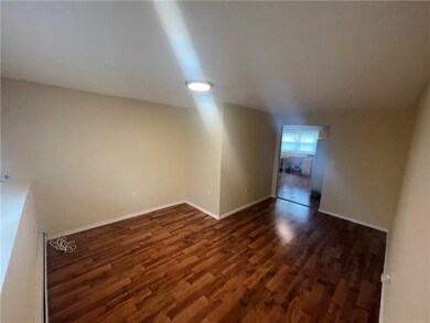 Livingroom  (has two windows)