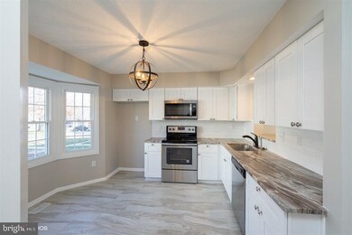 12433 Sky Blue Dr, Germantown, MD 20874 - photo 5