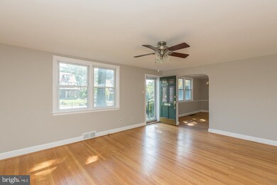 806 Earlington Rd, Havertown, PA 19083 - photo 3