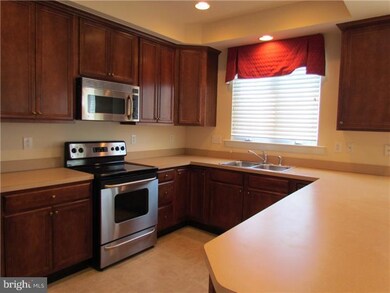 377 Brittany Ct, Souderton, PA 18964 - photo 4